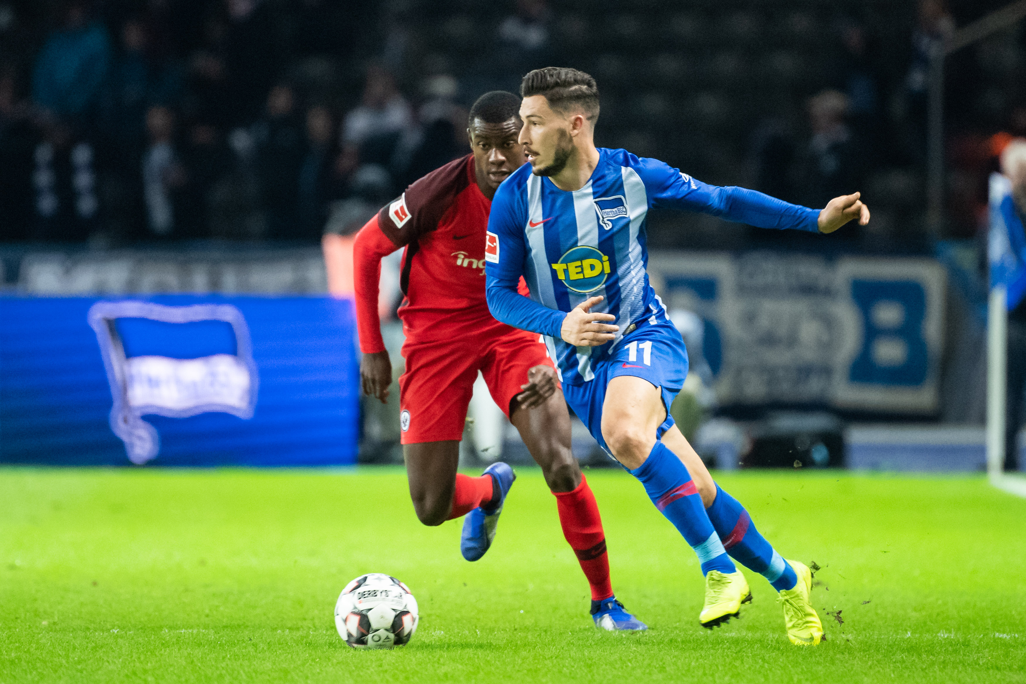 恩古莫哈：我相信自己能赢得金球奖，我想成为一名传奇（恩古莫哈：有信心问鼎金球，立志成为传奇）