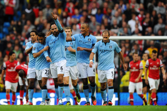 关键三分收比赛！吴前出战35分钟 三分6中3拿到13分3板8助2断（吴前35分钟献关键三分锁定胜局：三分6中3，13分3板8助2断）