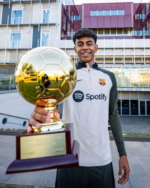 记者：红军已向科纳特开最后一份报价，若他接受将成顶薪之一（记者：利物浦向科纳特递上最终合同，若同意将跻身队内顶薪行列）