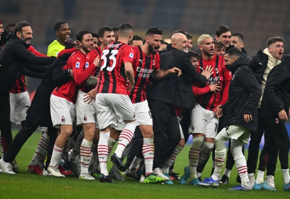 阿德里亚诺：感谢球迷还称我为皇帝；伊布是我合作过最强队友（阿德里亚诺致谢仍称其“皇帝”的球迷：伊布是我生涯最强队友）