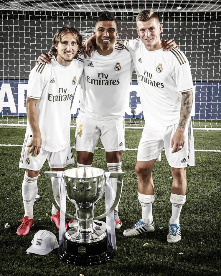 DO：圣徒拒绝埃弗顿对迪布林4000万报价，还价5000万+25%分成（南安普顿驳回埃弗顿4000万求购迪布林，索价5000万并附25%转售分成）