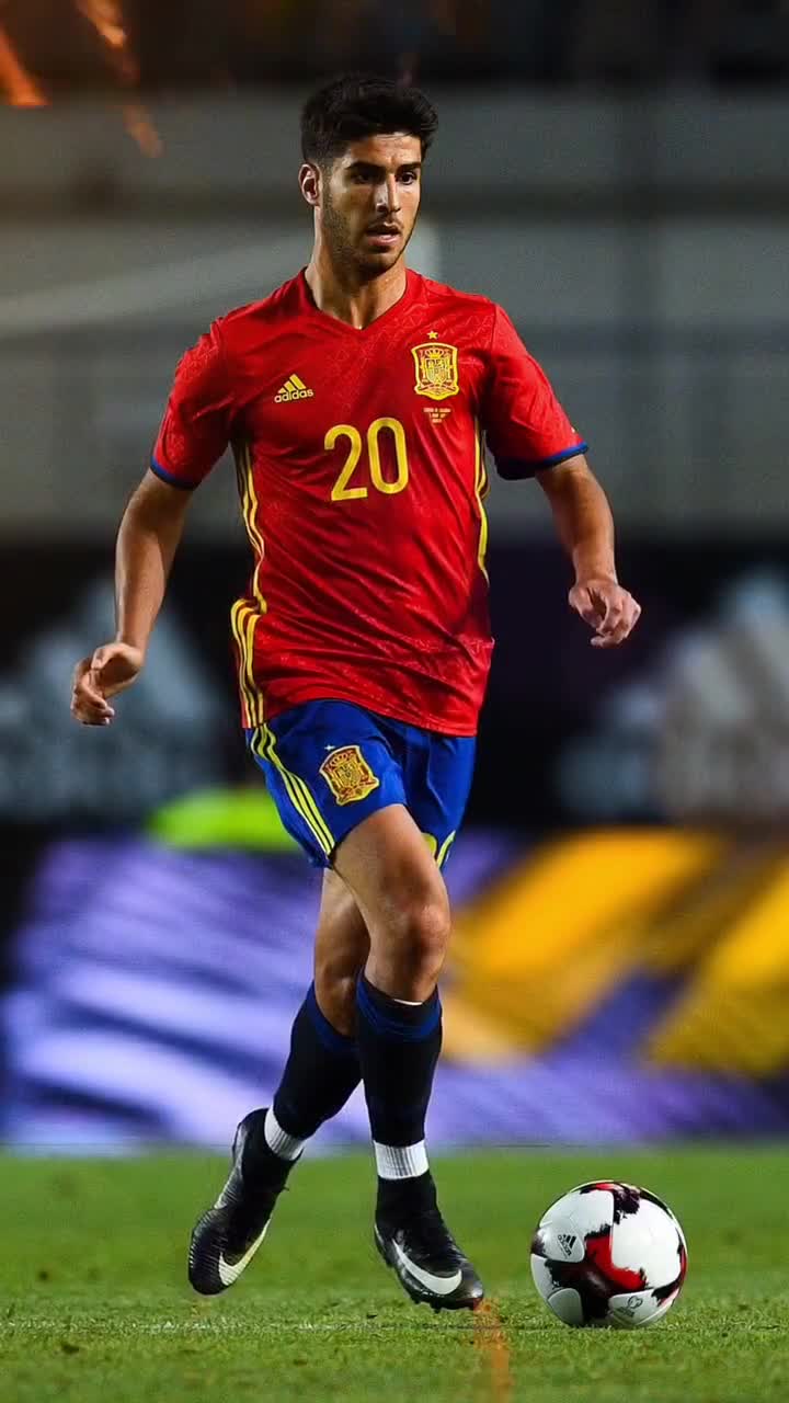 上海海港夺冠背后是穆斯卡特的战略放弃与坚守，成功卫冕中超冠军。（穆斯卡特的策略取舍与坚守，铸就上海海港中超卫冕）