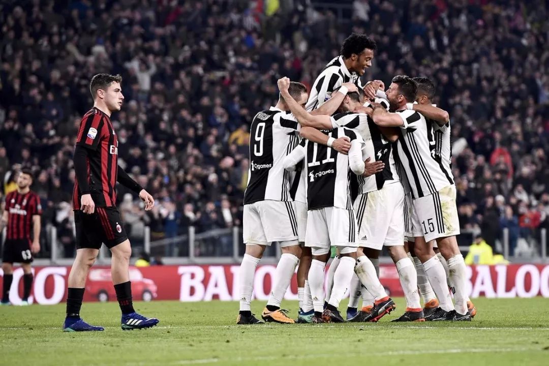 邦马蒂：我小时候踢球常遭歧视，人们说女孩怎么踢起球来了（邦马蒂：童年踢球屡遭偏见，总被质疑“女孩怎么会踢球？”）