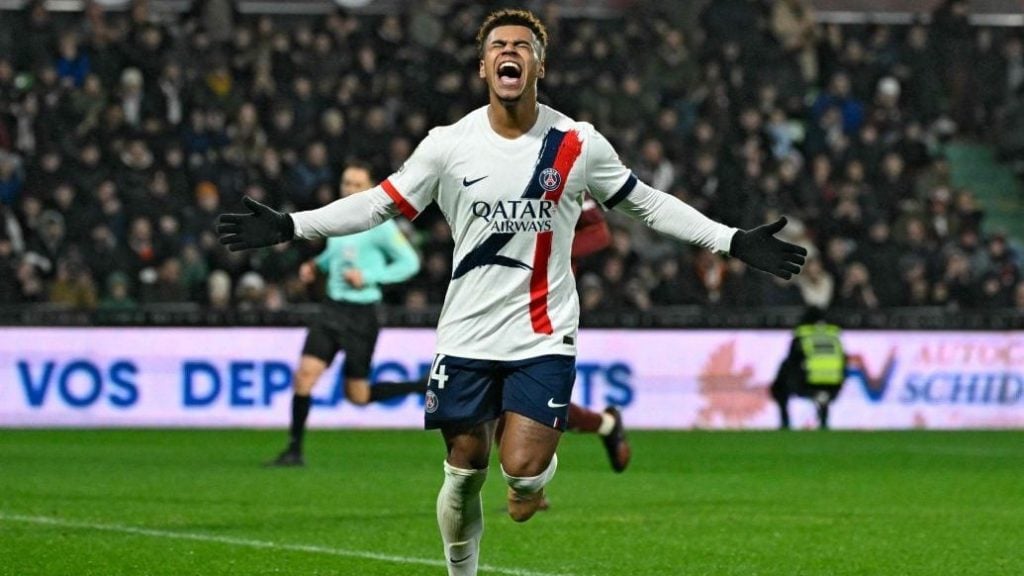 蛇精灵大战红魔鬼！意甲官方发布米兰德比预热海报（蓝黑蛇对阵红魔！意甲官方释出米兰德比预热海报）