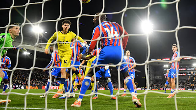 德甲半场：曼赞比破门，海登海姆0-1弗赖堡（德甲半场战况：曼赞比建功，弗赖堡客场1-0领先海登海姆）